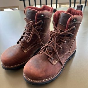 Keen Hiking Boots. Women’s size 7. New without box.